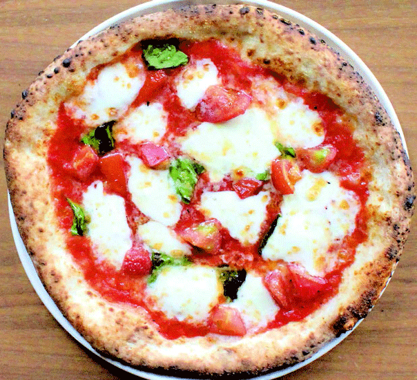 PIZZERIA NASTRO【ナストロ】は鏡石町にある、ピザが美味しいお店