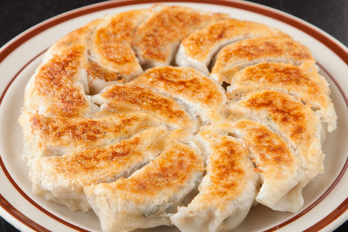 エゴマぎょうざが大人気！「味さと 久留米店」(郡山市)　