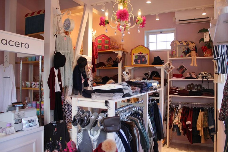 絵本の中に入ったような店内と海外輸入子供服＆雑貨のお店 Bebé acero【ベベアチェロ】