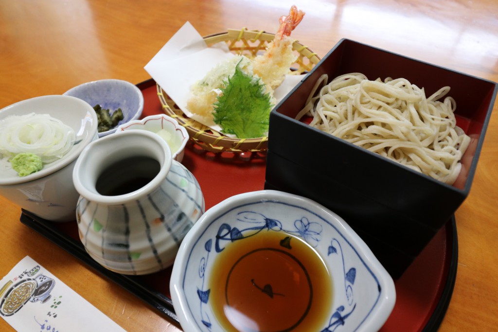 素材を活かした料理とこだわりの蕎麦「新川」