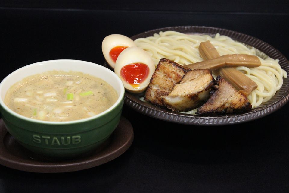 手間を惜しまず“美味しい”を追求したラーメン「自家製麺 工藤」