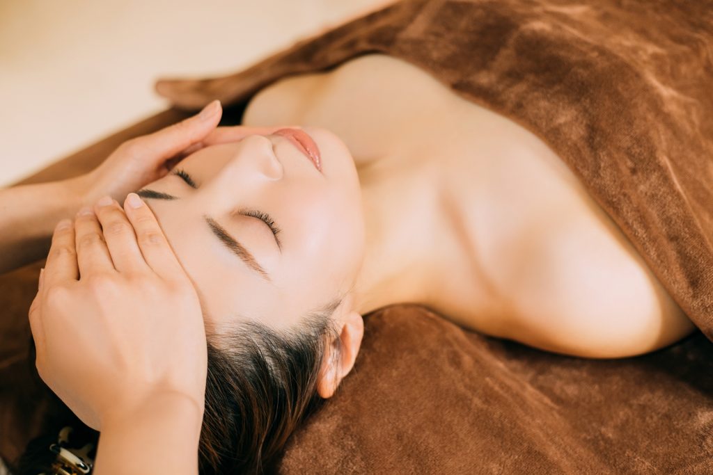 3歳の小さなお子様でも通える美肌脱毛をはじめ、 トータルでキレイになれる女性専用サロン「宝友堂」