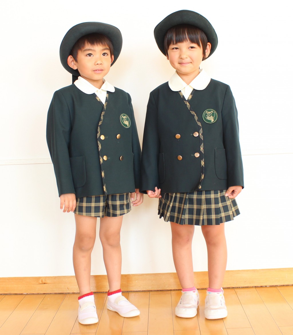綺麗な幼稚園 制服 かわいい イラスト画像