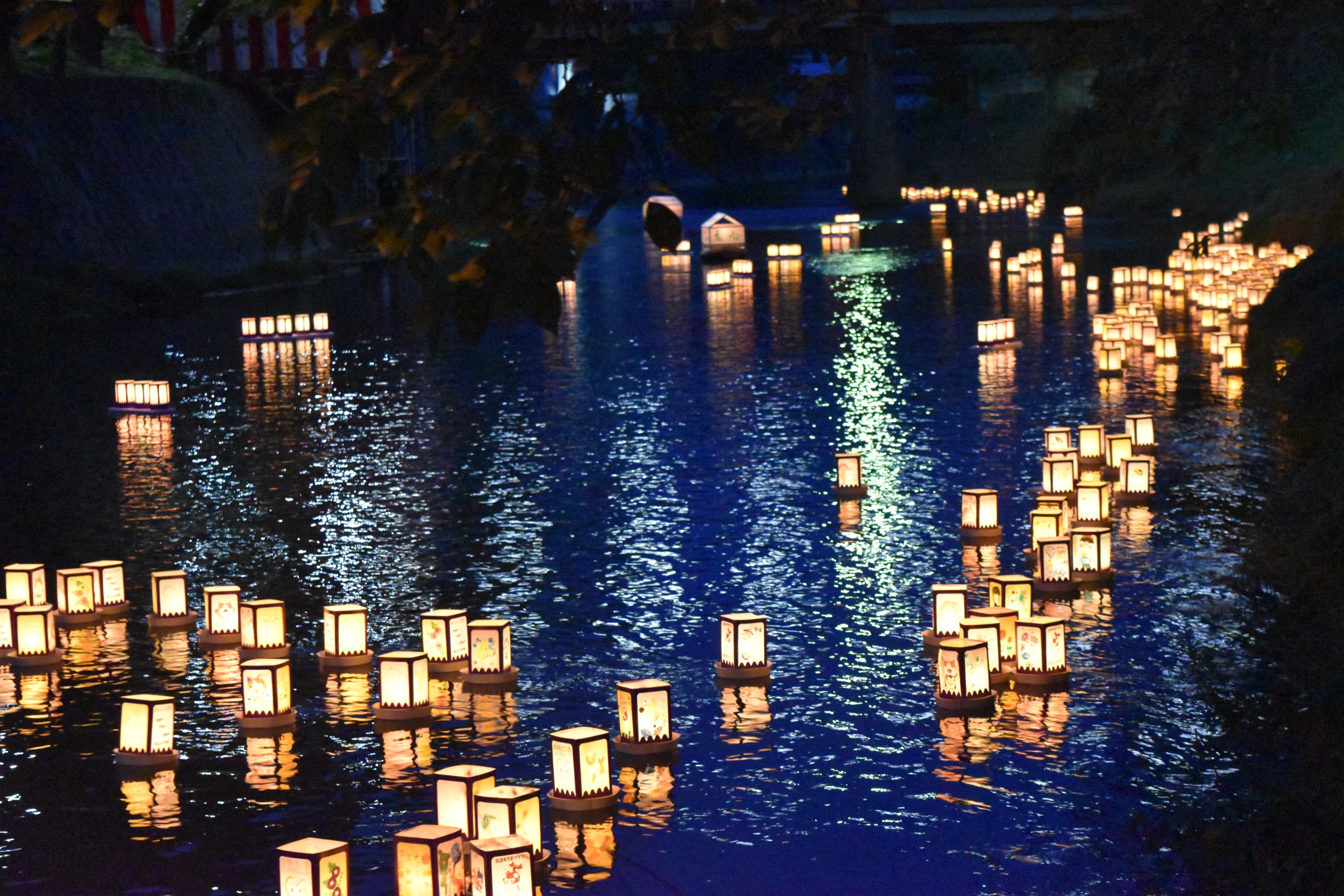 第70回記念大会灯籠流しと花火大会