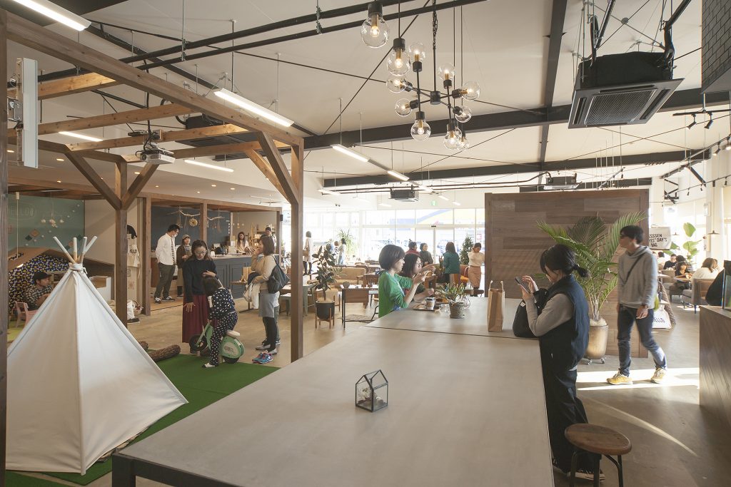 須賀川初！コワーキングスペース「ラフラフ須賀川店」でビジネスが飛躍する理由