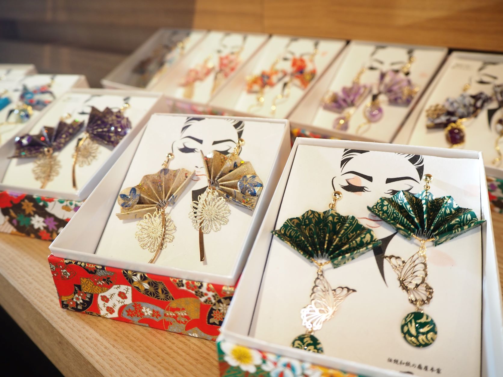 「伝統和紙の扇屋本家　匠工房」の和紙アクセサリーが大川荘のお土産コーナーで販売開始！大川荘限定のアクセサリーも販売予定！