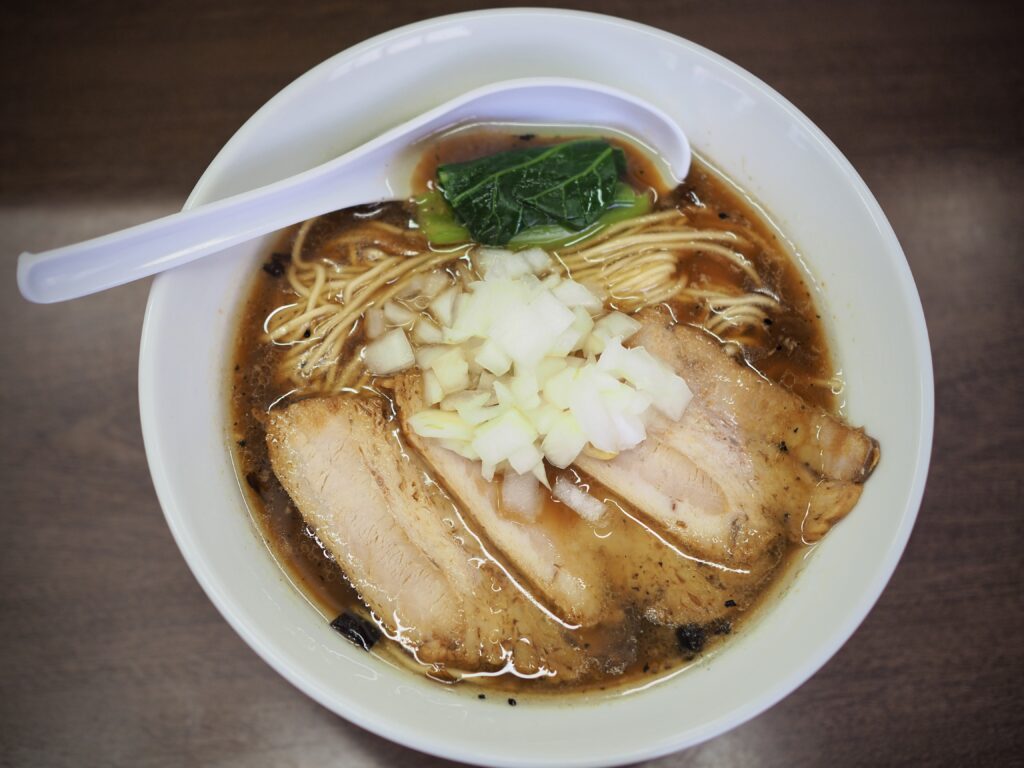 2025年7月福島市置賜町にオープン！店主渾身の一杯「焦がし醤油らぁ麺」はいかが？『福麺 春美』