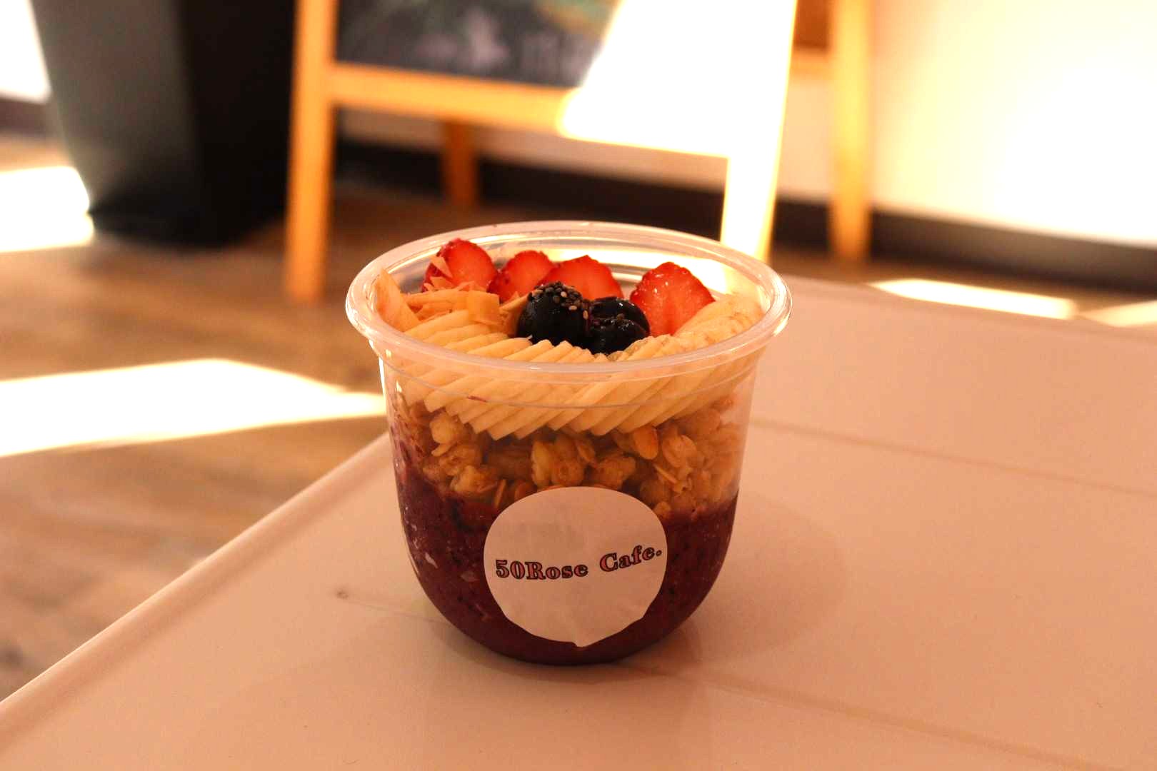 2025年9月オープン！大阪のアサイーボウル人気店が上陸♪大学生が営む福島市の「50Rose Cafe(フィフティーローズカフェ)」