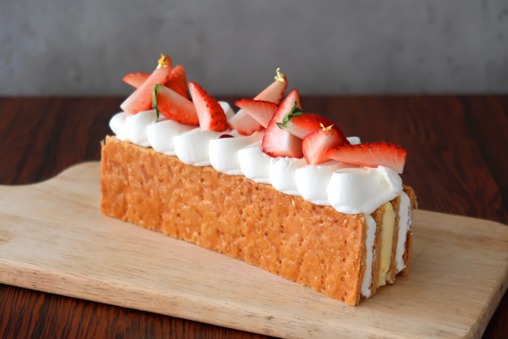 サクサク×甘酸っぱい、至福の苺ミルフィーユ。 ティールーム茶々【ティールームちゃちゃ】毎月1回のお菓子の日♪