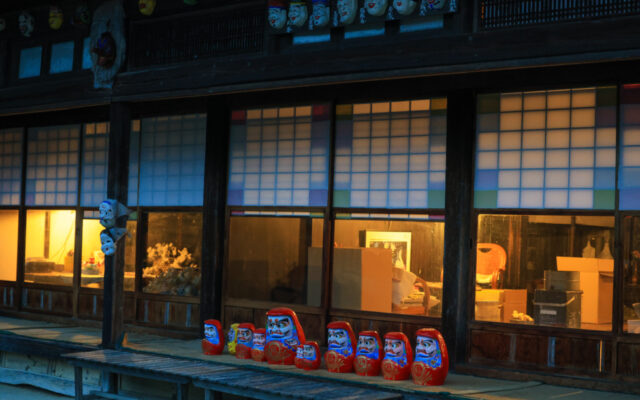 デコ屋敷　三春張子