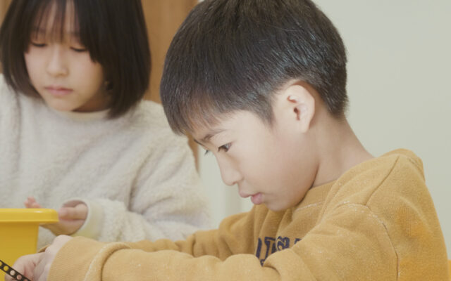 男の子が勉強している様子　ベスト学院