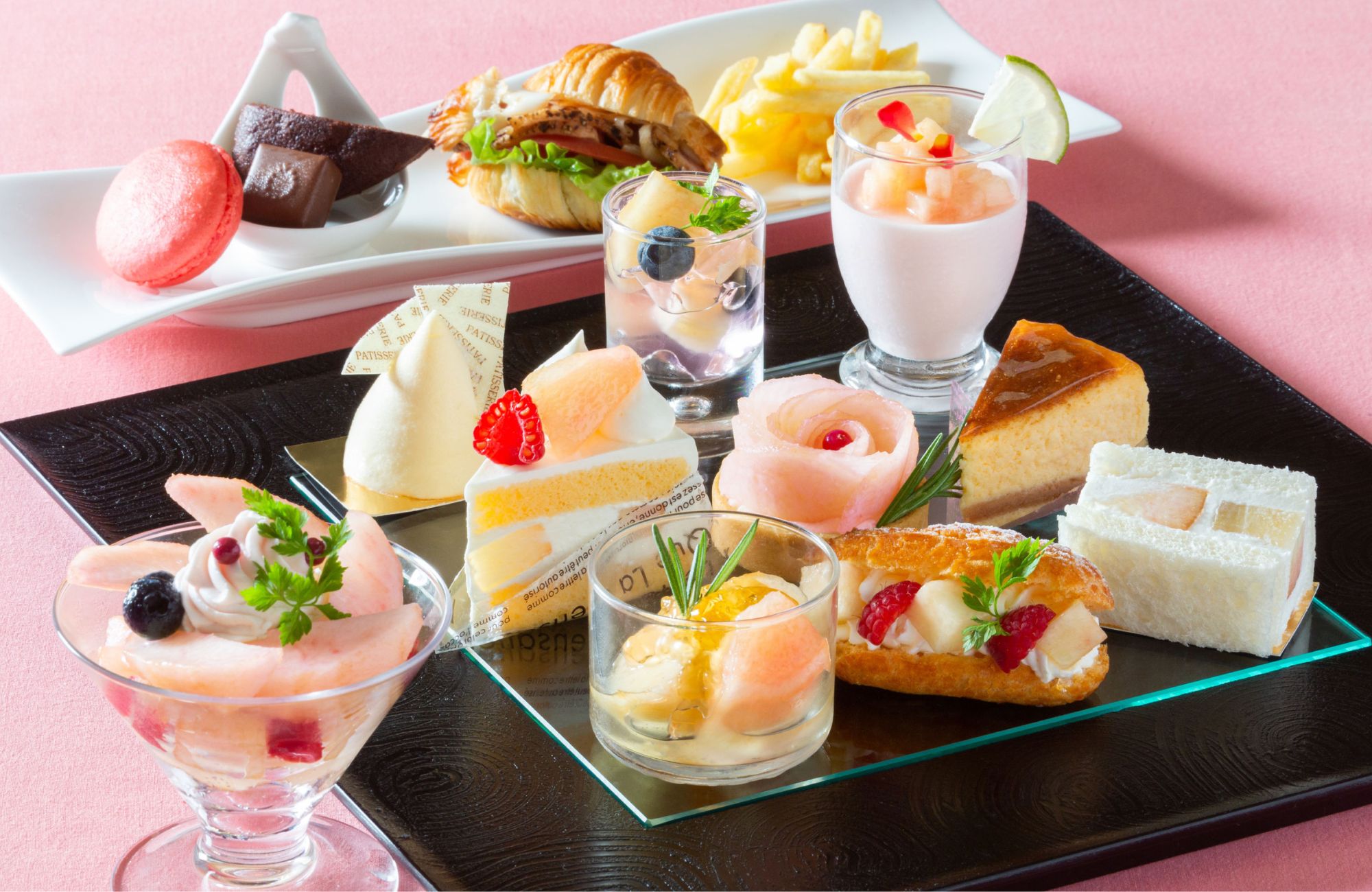 桃をふんだんに使った贅沢プレート♪ ティールーム茶々【ティールームちゃちゃ】7月のスイーツコレクション