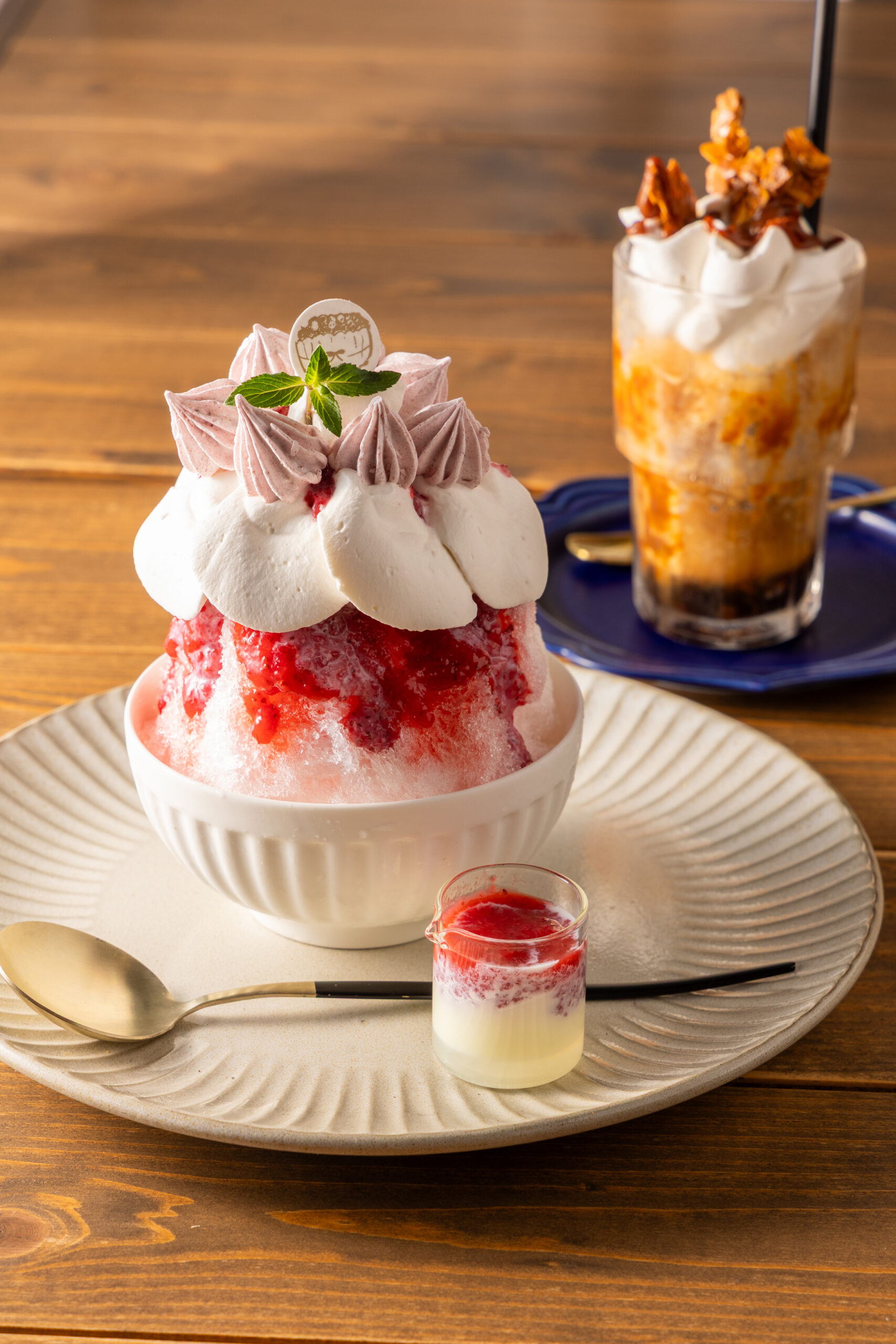 にじいろお菓子店:「虹氷 パルフェ(苺&ミルク)」